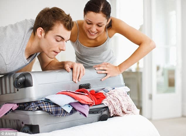 Couples packing